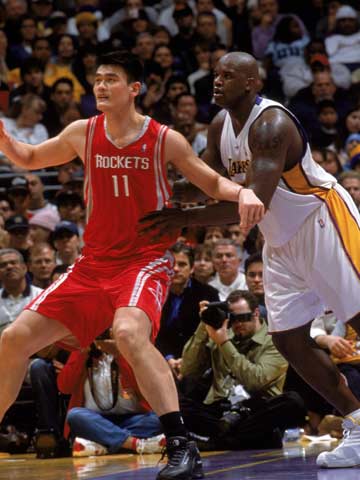 官方：法兰克福前锋伯卡特当选德甲10月最佳球员（官宣：法兰克福前锋伯卡特荣膺德甲10月最佳球员）