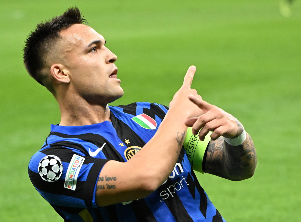 记者：前国门李雷雷有望接替杨智，担任青岛西海岸守门员教练（记者：李雷雷或接替杨智，出任青岛西海岸门将教练）