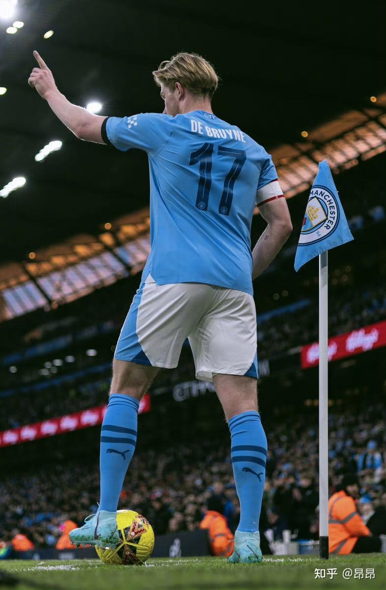 足球中超前锋获月最佳，进球效率惊人（中超锋霸当选月度最佳，破门效率爆表）