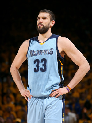 半场战报：比萨0-1帕尔马，贝内迪恰克点射（中场快讯：帕尔马1-0比萨，贝内迪恰克点球破门）