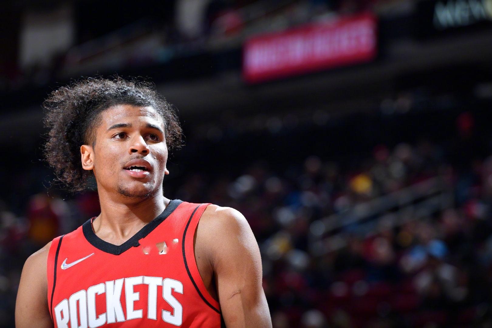 NBL球员内线离队传闻：将加盟四川男篮，未来可期（NBL内线被曝离队加盟四川男篮，前景可期）