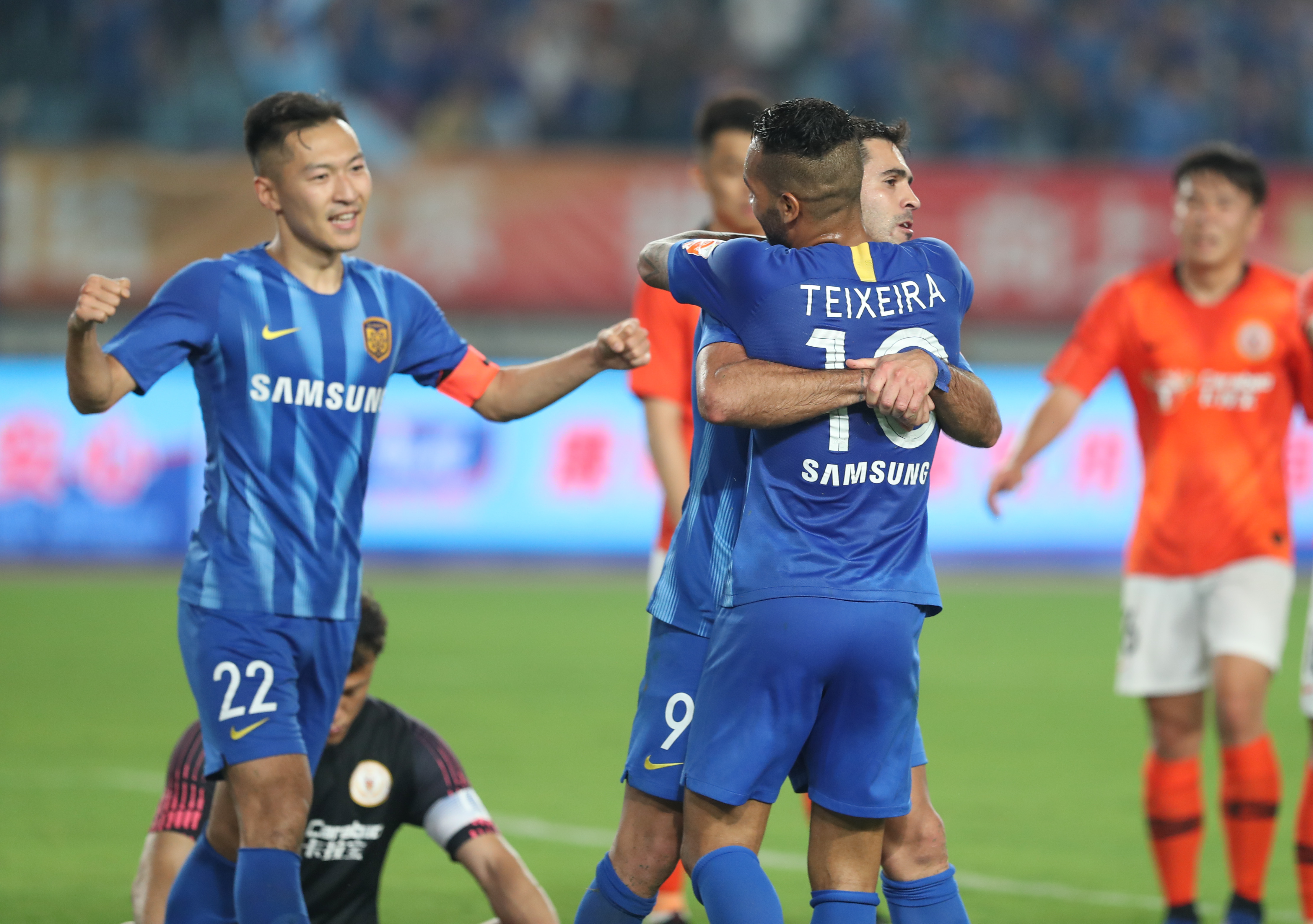 名记：利物浦中场莫顿将在周二正式签约加盟里昂（权威记者：利物浦中场莫顿将于周二完成签约，加盟里昂）