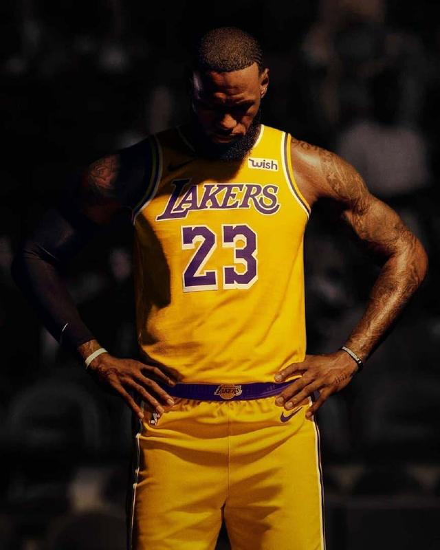 东体：申花主力赛季中后期身心疲劳，阵容一直是“明牌”状态（东体：申花主力后半程身心俱疲，阵容选择长期过于透明）